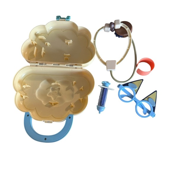 Cloud-Themed Toy Doctor Case with Rainbow Handle - Picture 3 of 3